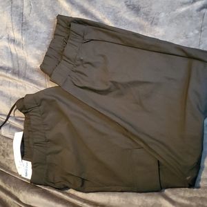 Old Navy hybrid cargo pants